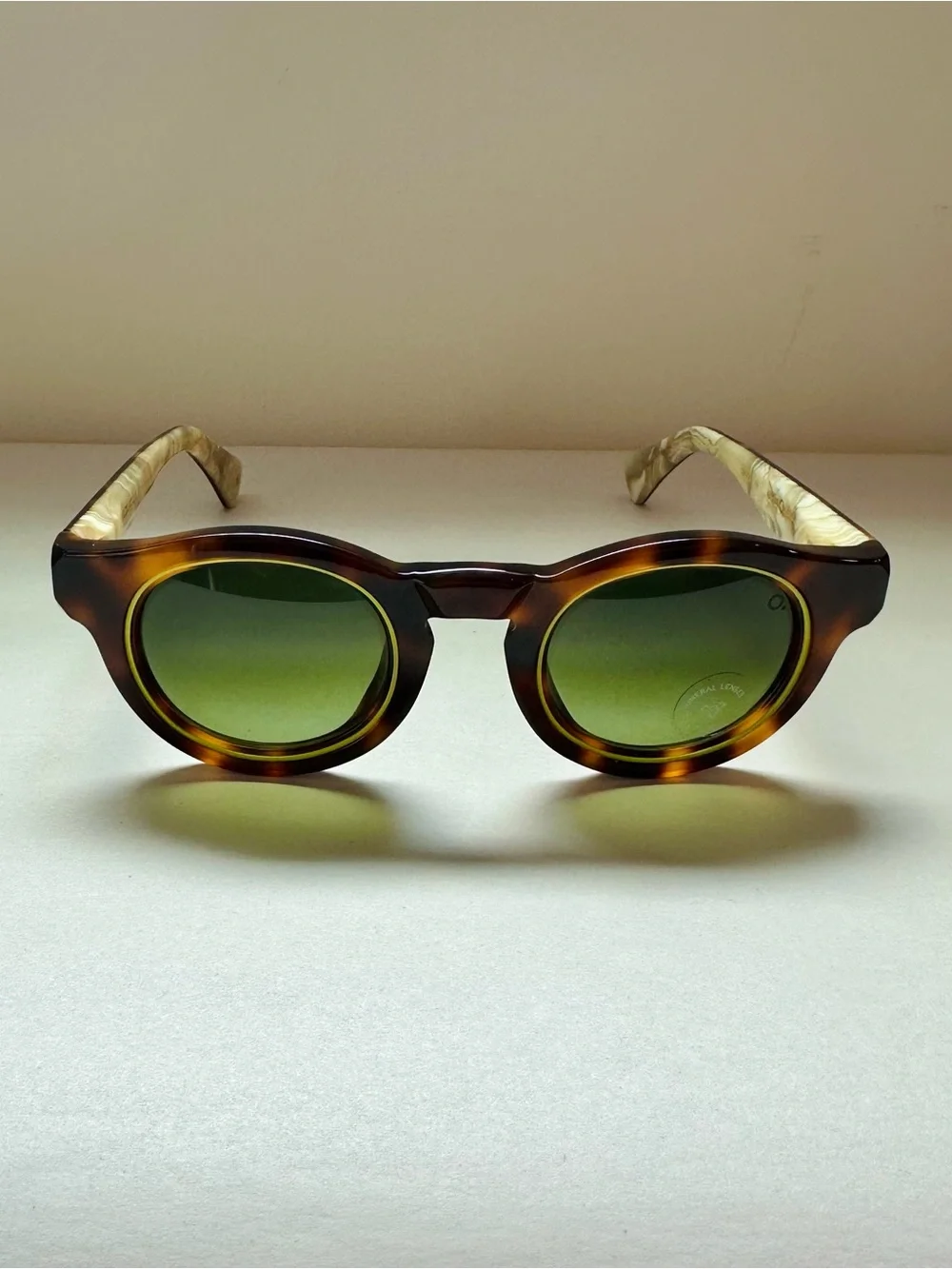 Retro Round Tortoiseshell Sunglasses with Green Lenses